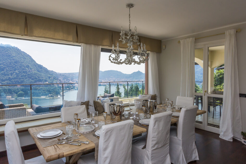 Villa classica in stile provenzale e shabby chic con piscina e vista panoramica a Como per foto, video, eventi