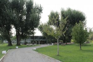 Villa moderna con piscina e parco/giardino a Milano per foto, video, eventi