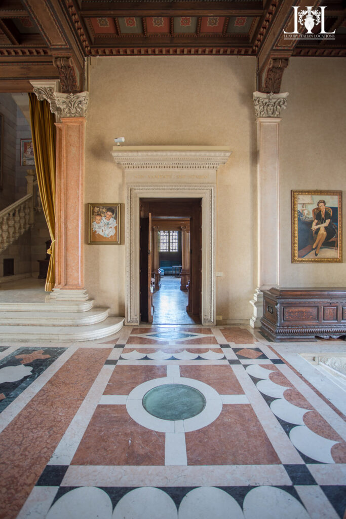 Dimora storica in stile classico con marmo, parco/giardino, piscina e vista panoramica a Lecco per foto, video, eventi