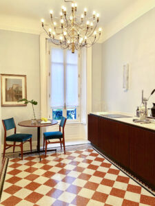 Appartamento in stile moderno con dettagli classici a Milano per foto video eventi