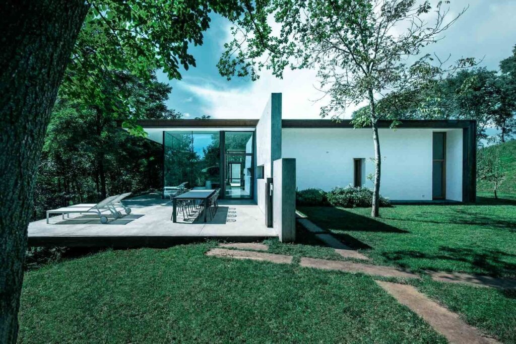 Villa in stile moderno e design con ampi spazi a Udine per foto video eventi