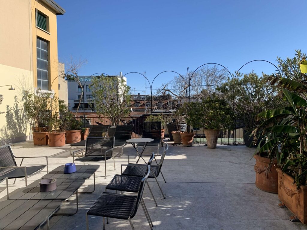 Appartamento in stile newyorkese con terrazza a Milano per foto video eventi