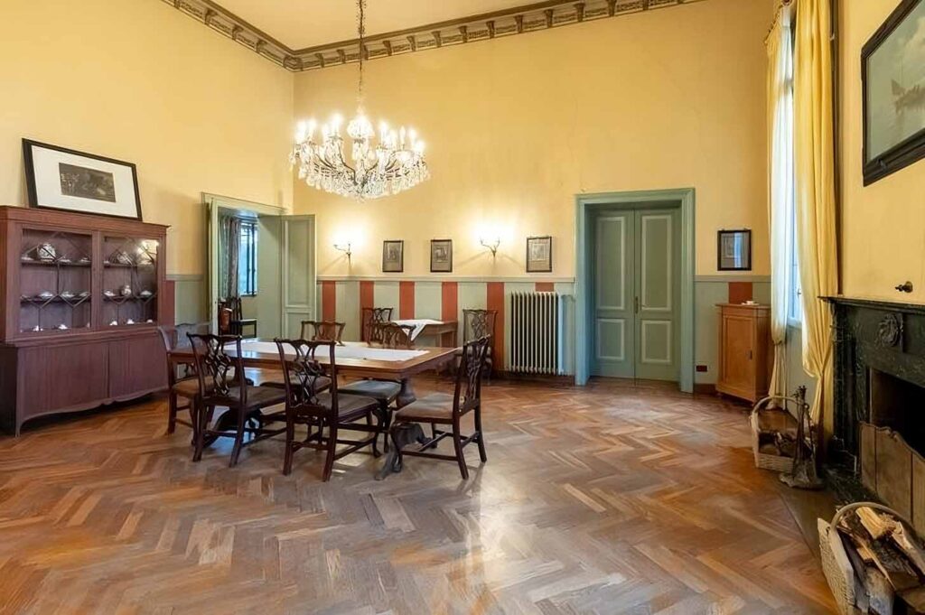 Dimora storica di Ellie in stile classico con soffitti affrescati a Treviso per foto, video ed eventi