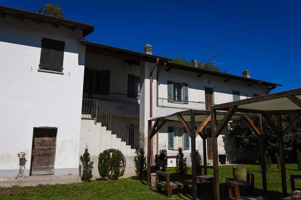 Spazio eventi di Duccio in stile rustico con patio esterno a Milano per foto, video ed eventi
