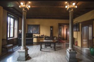 Dimora storica di Costantino in stile classico con mattoni rossi a Monza Brianza per foto, video ed eventi