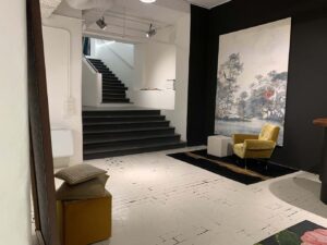 Spazio industriale di Phia in stile moderno con spazi total white a Milano per foto, video ed eventi