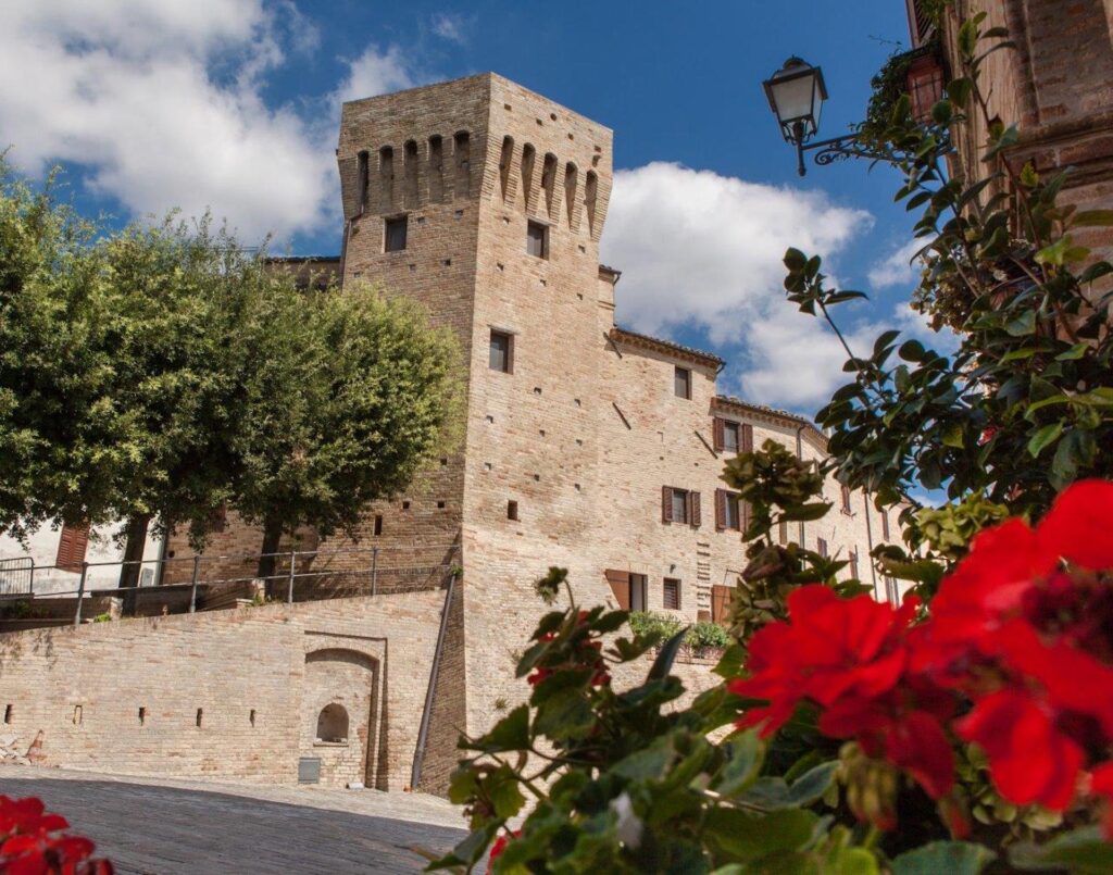 Dimora storica fortezza con mura a Fermo per foto video eventi