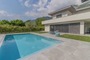 Villa moderna con piscina a Lecco per foto video eventi