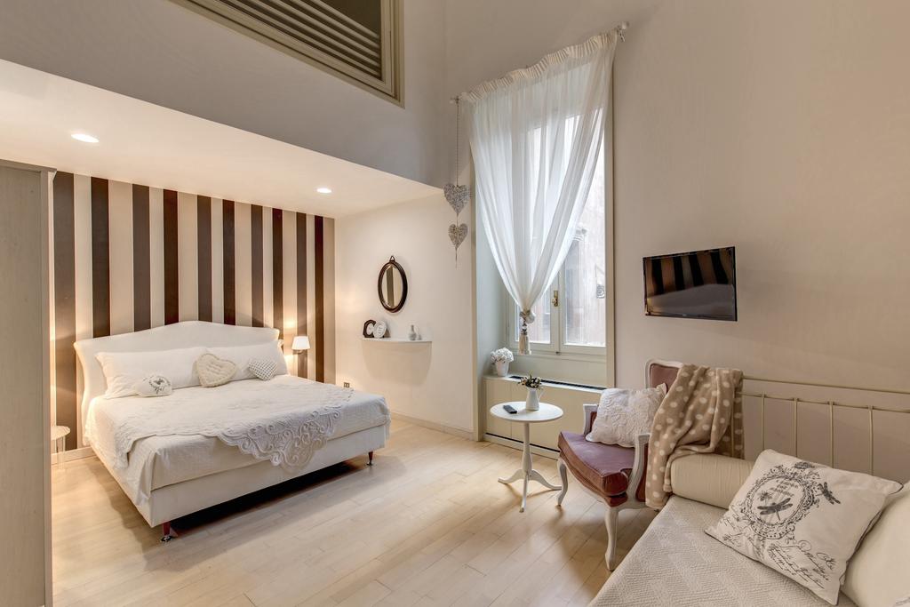 Appartamento in stile provenzale con parquet a Roma per foto video eventi