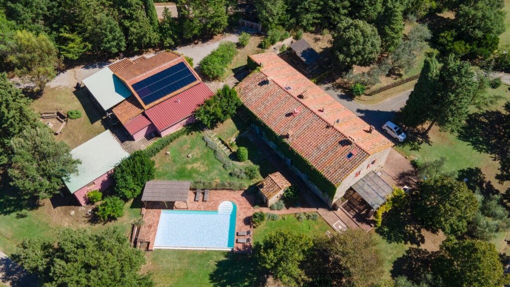 Villa con giardino e piscina a Pisa per foto video eventi
