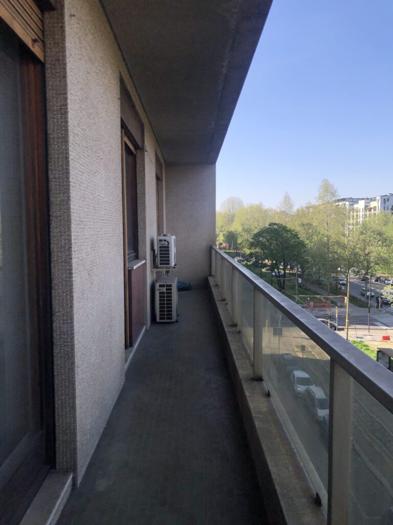 Appartamento in stile classico con moquette a Milano per foto video eventi