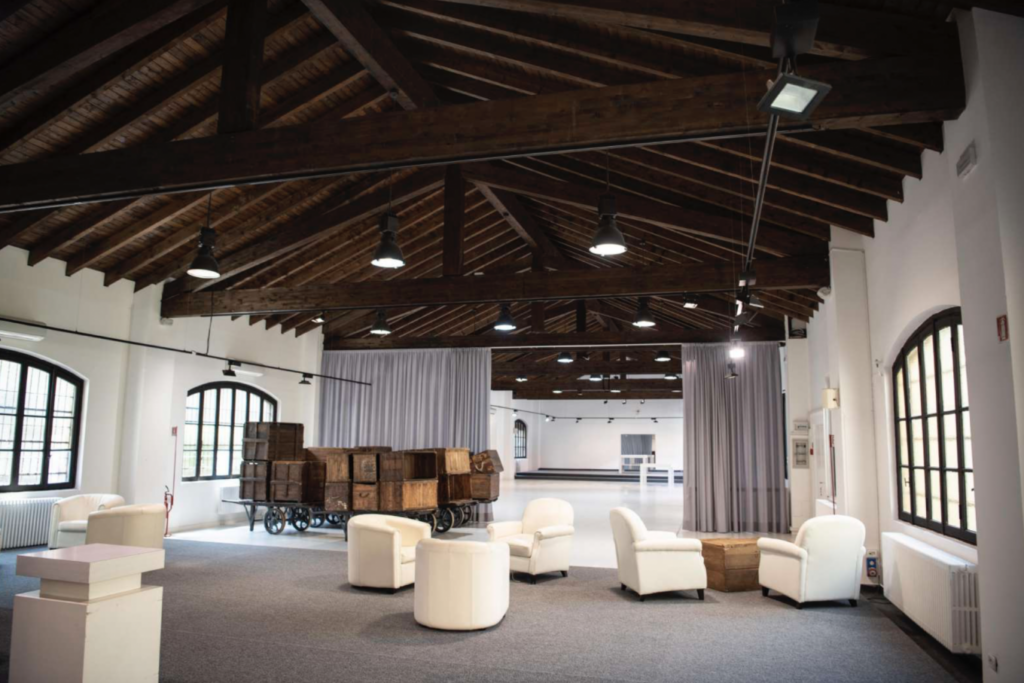 Backstage e produzioni durante la Milano Fashion Week: location per shooting e contenuti brand