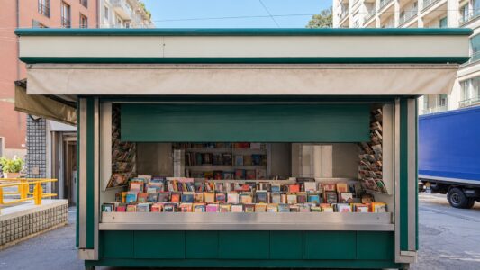 Hauteval Newsstand